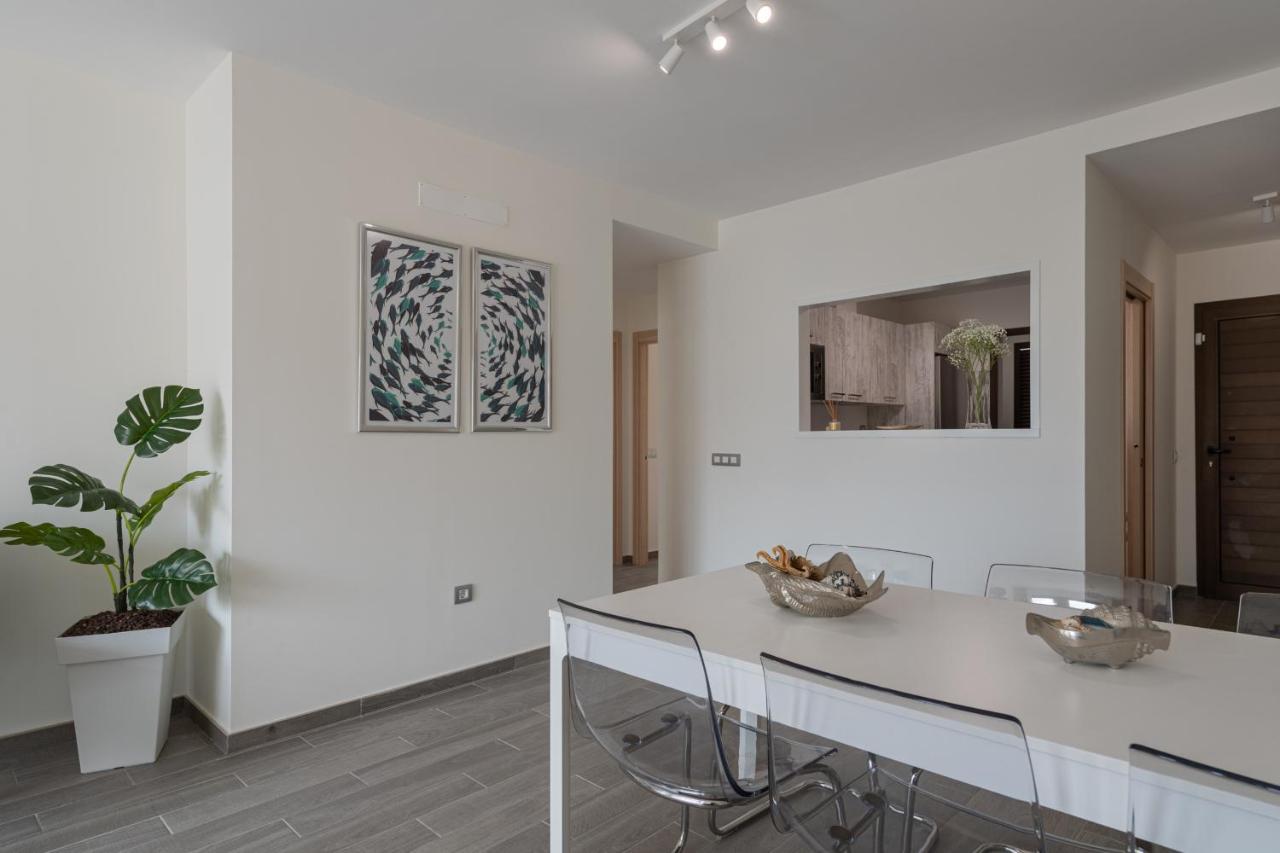 Homeforguest Flat With Large Terrace In Modern Residential Complex With Swimming Pool Caleta De Fuste Kültér fotó