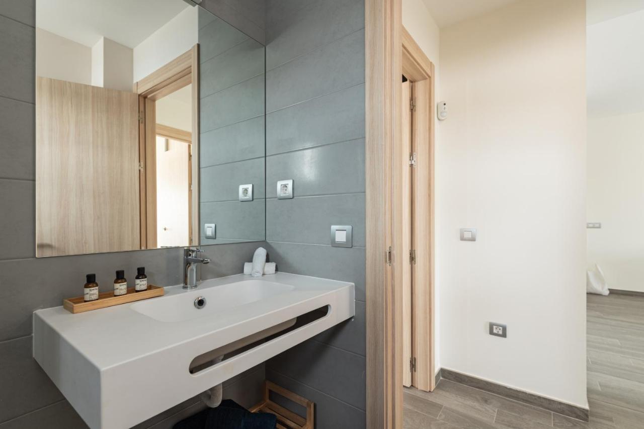 Homeforguest Flat With Large Terrace In Modern Residential Complex With Swimming Pool Caleta De Fuste Kültér fotó