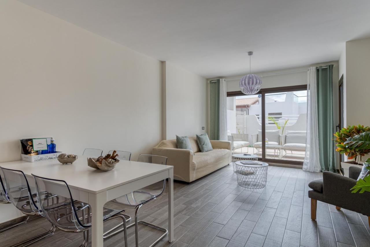 Homeforguest Flat With Large Terrace In Modern Residential Complex With Swimming Pool Caleta De Fuste Kültér fotó