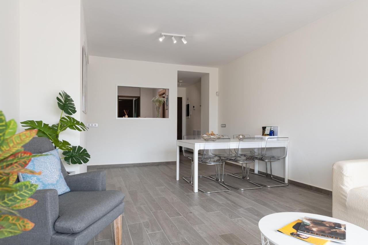 Homeforguest Flat With Large Terrace In Modern Residential Complex With Swimming Pool Caleta De Fuste Kültér fotó